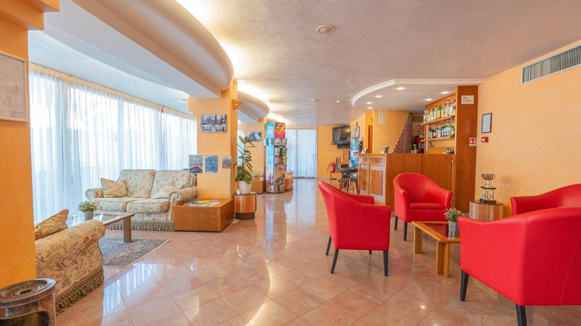 Hotel Nobel Rimini Kültér fotó