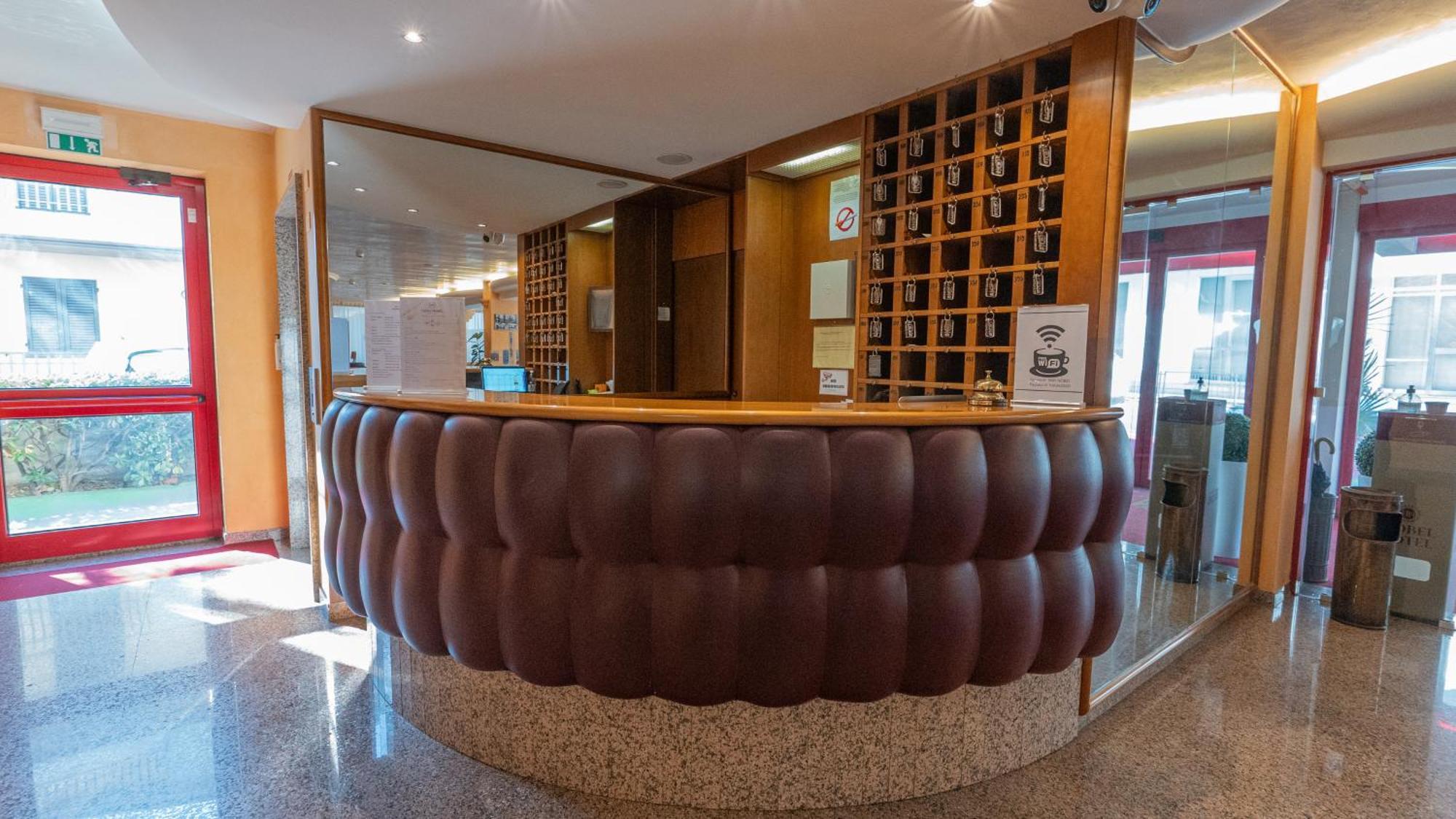 Hotel Nobel Rimini Kültér fotó