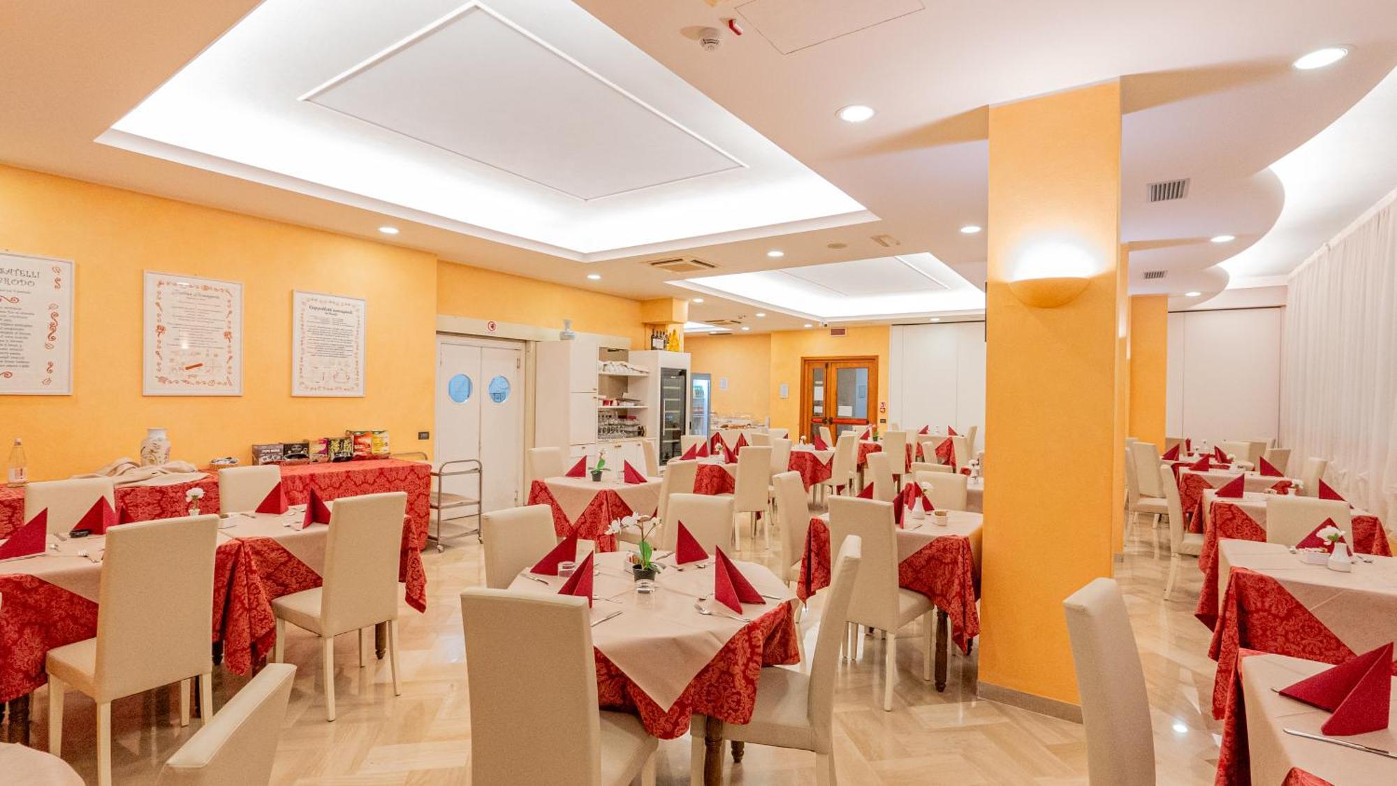 Hotel Nobel Rimini Kültér fotó