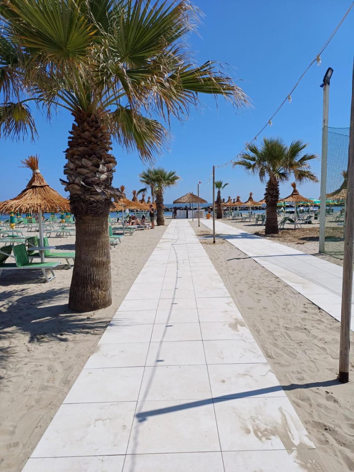 Hotel Nobel Rimini Kültér fotó