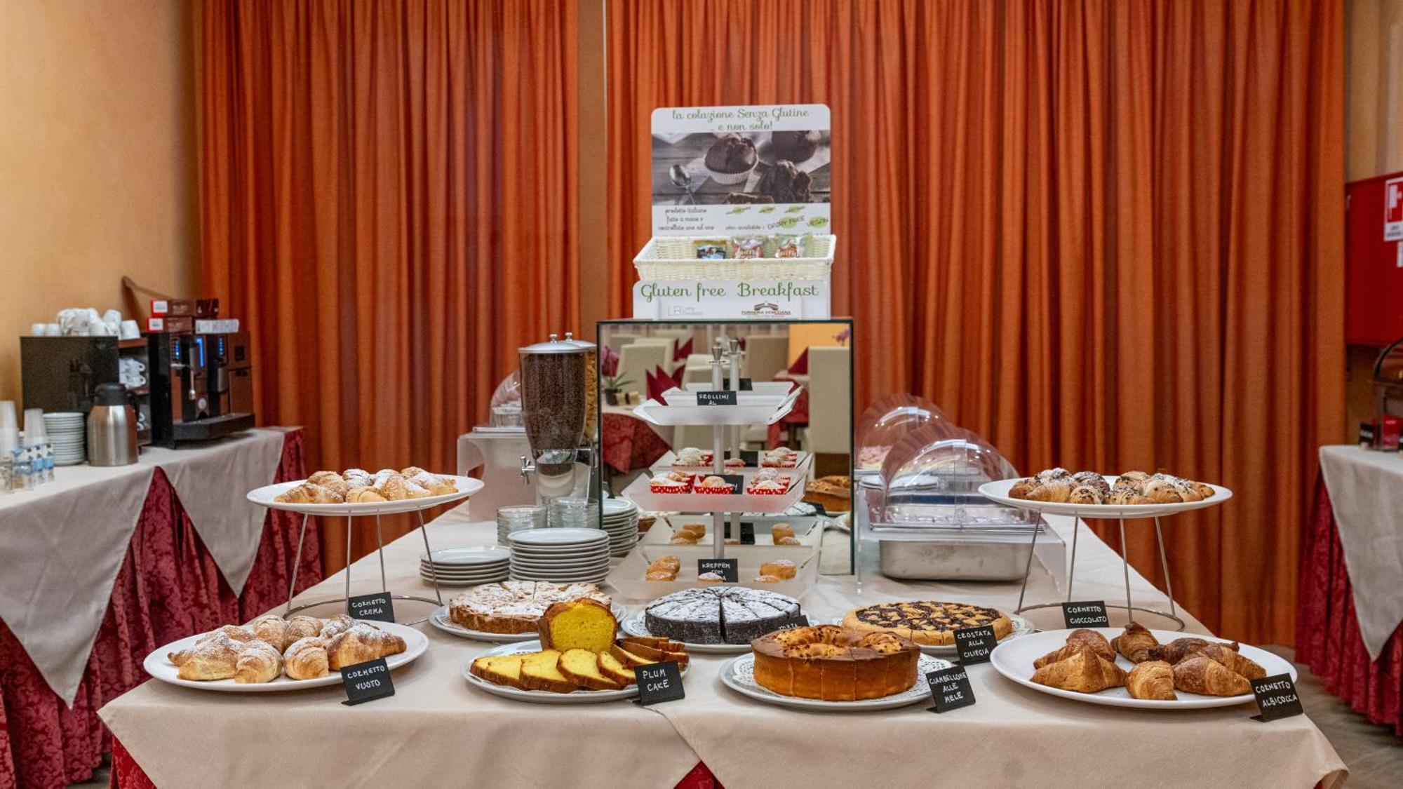 Hotel Nobel Rimini Kültér fotó