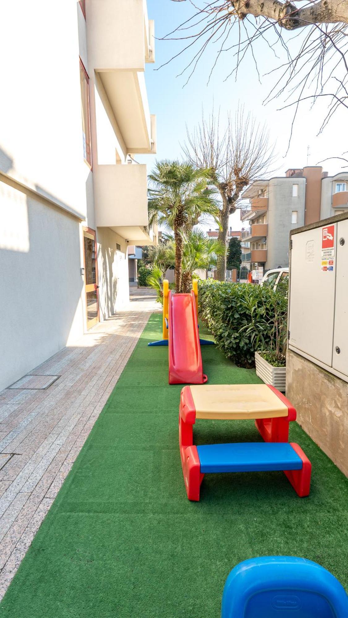 Hotel Nobel Rimini Kültér fotó