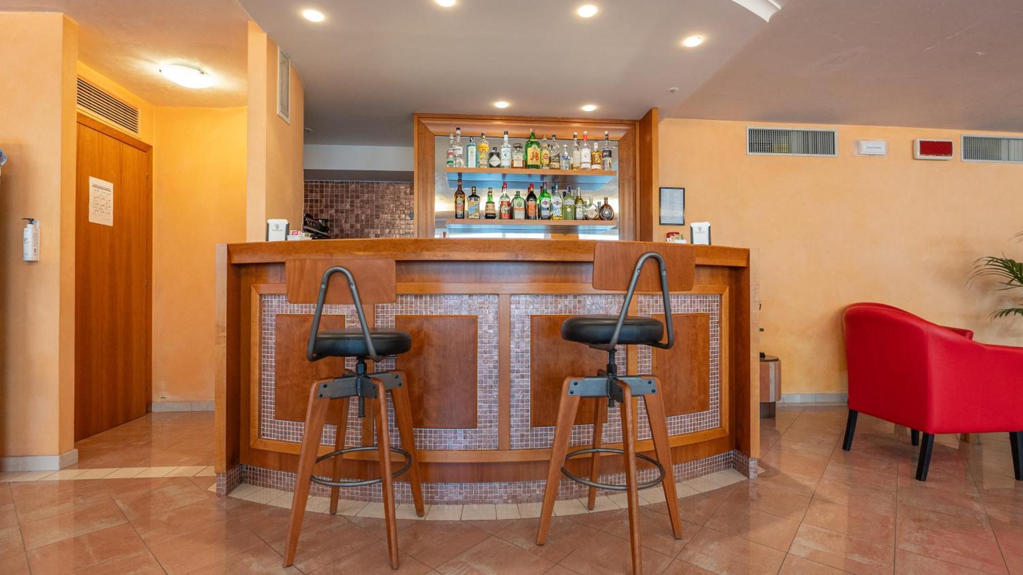 Hotel Nobel Rimini Kültér fotó