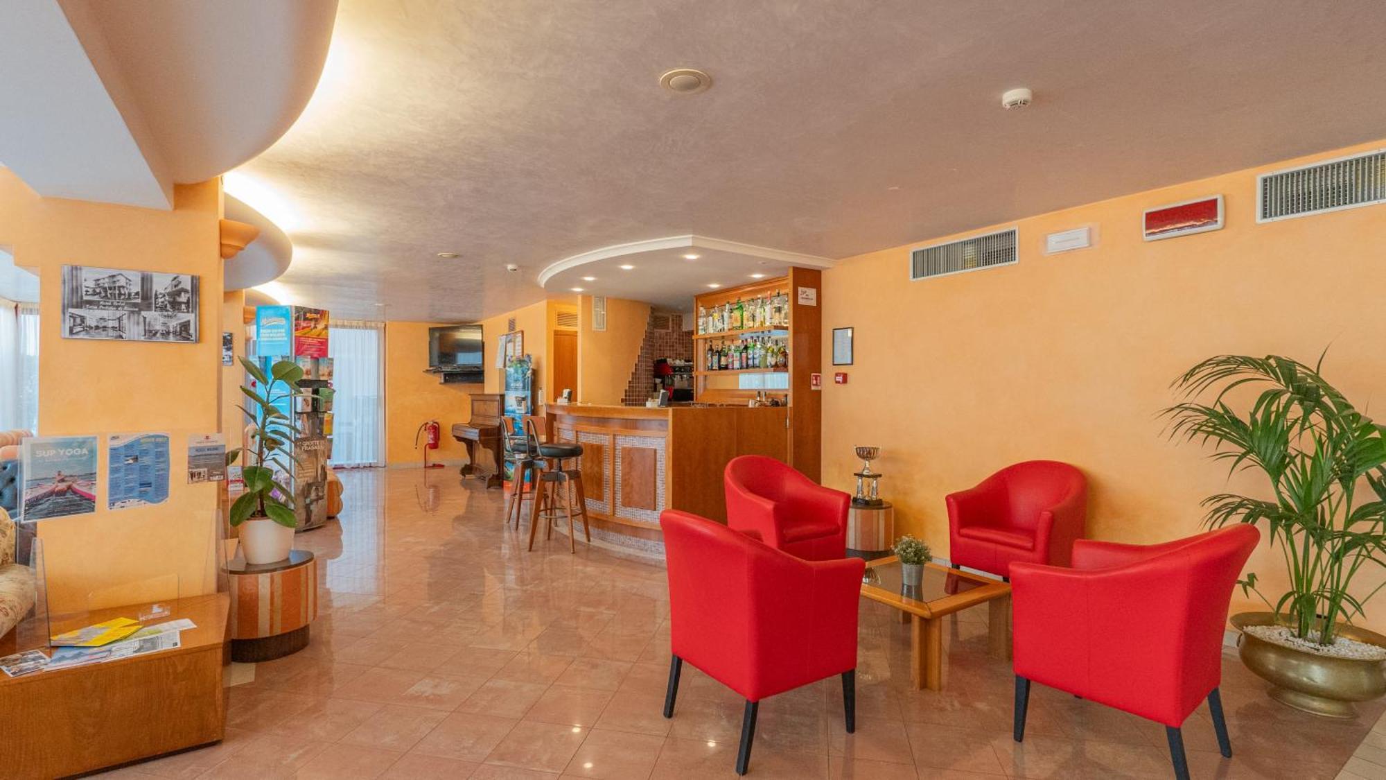 Hotel Nobel Rimini Kültér fotó