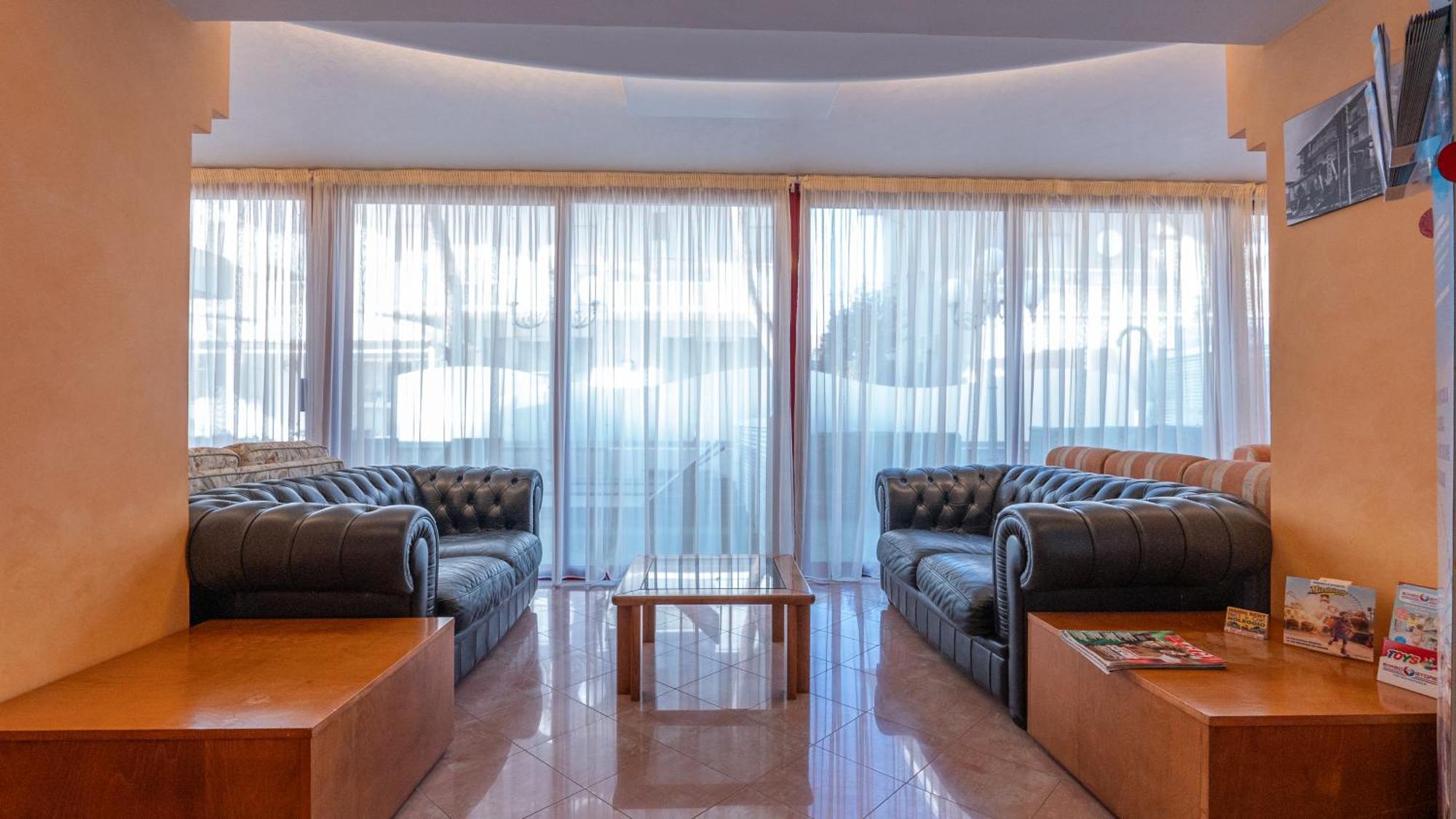 Hotel Nobel Rimini Kültér fotó