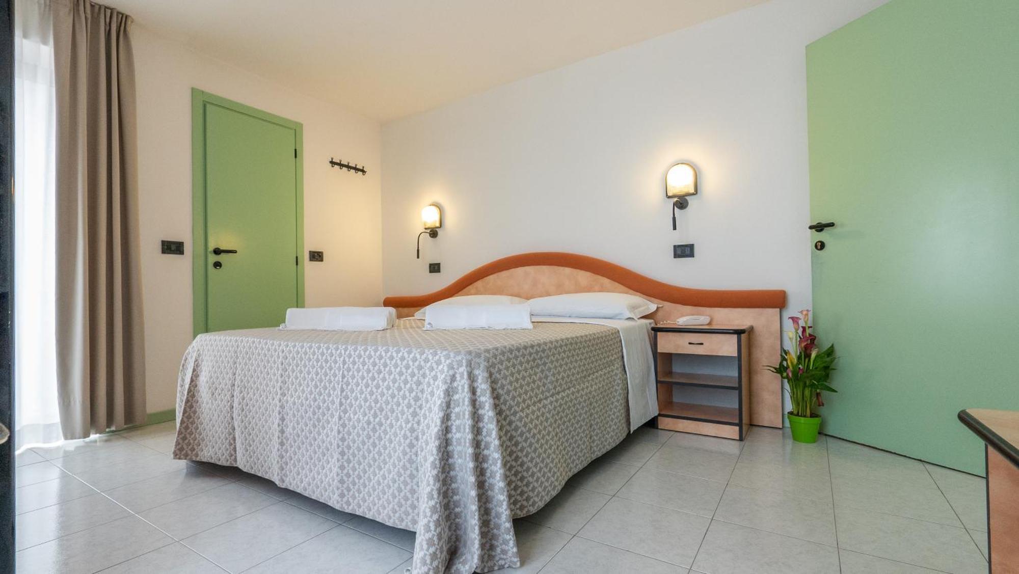 Hotel Nobel Rimini Kültér fotó