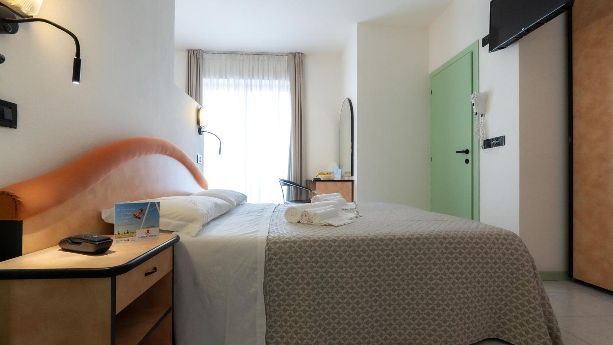 Hotel Nobel Rimini Kültér fotó