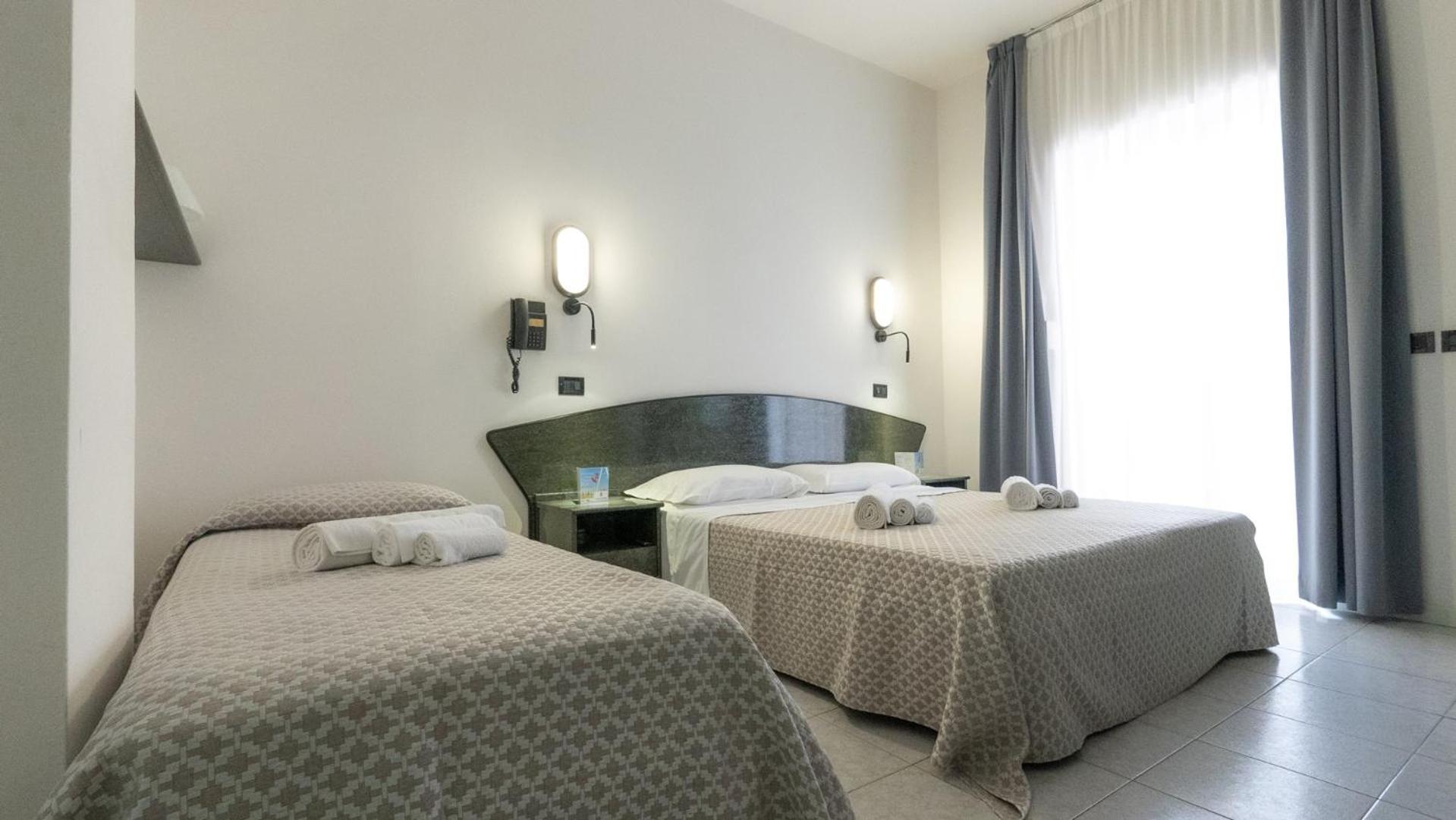 Hotel Nobel Rimini Kültér fotó