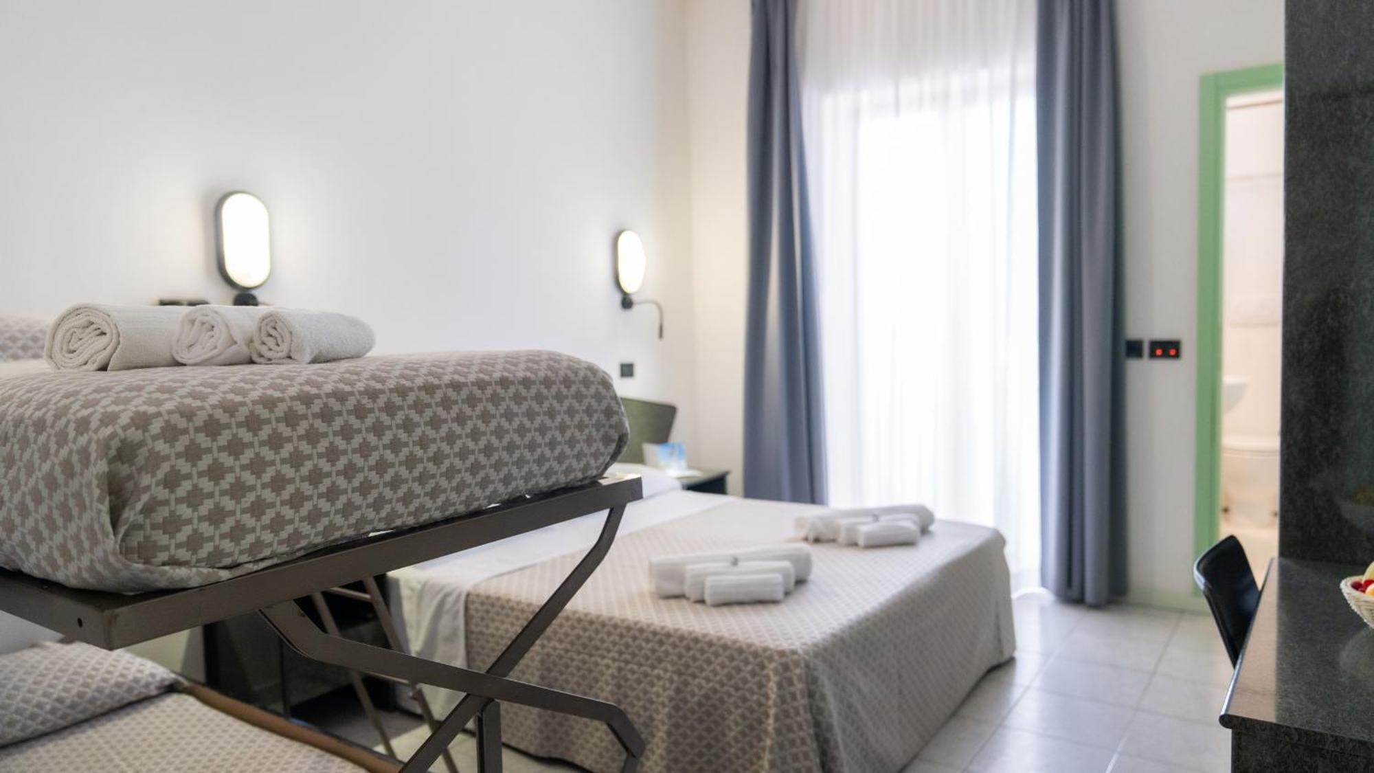 Hotel Nobel Rimini Kültér fotó