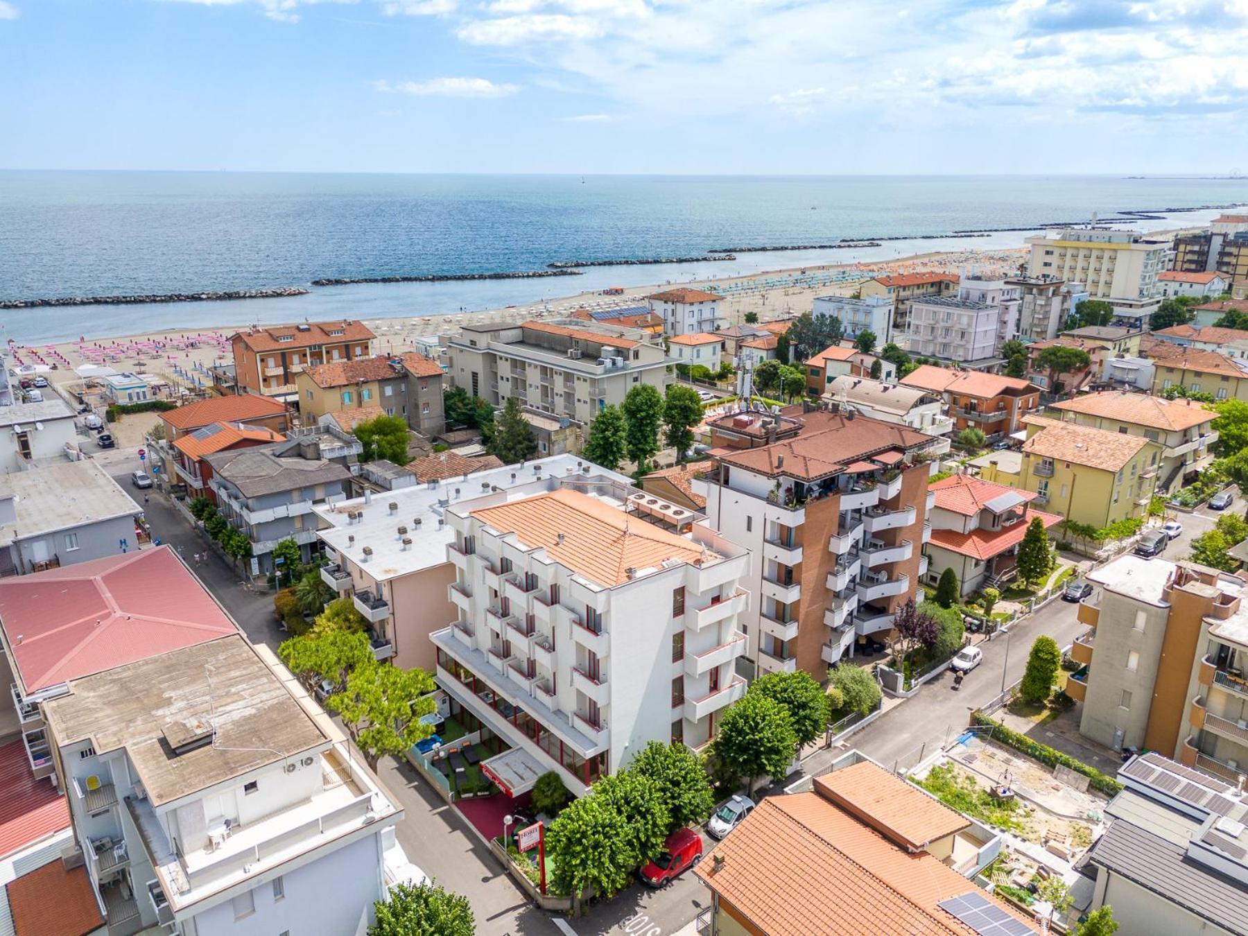 Hotel Nobel Rimini Kültér fotó